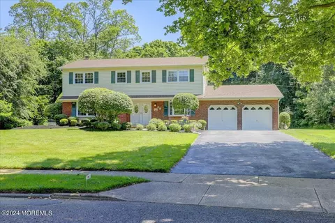28 Koster Dr, Freehold, NJ 07728