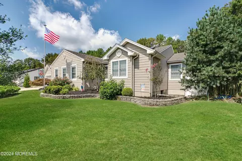 569 Brentwood Rd, Forked River, NJ 08731