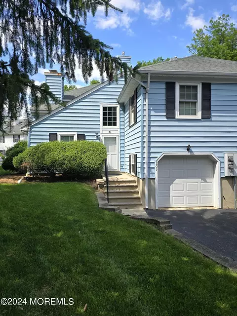 203 Buckingham Cir, Middletown, NJ 07748