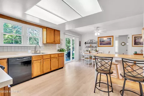 Kitchen - 39 Canterbury Dr, Forked River, NJ 08731 photo 6 of 6
