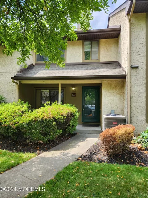 59 Hampshire Dr, Plainsboro, NJ 08536
