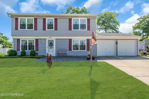 1092 Kells Ct, Toms River, NJ 08753