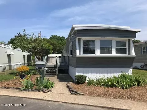 91 Locust Grove Grv, Hazlet, NJ 07730