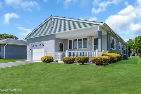 2 Fontana St, Toms River, NJ 08757