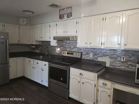 247 Columbine Ave # B, Whiting, NJ 08759