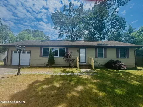 469 Ensign Rd, Forked River, NJ 08731