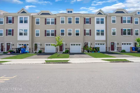 1004 Rio Grande Dr, Toms River, NJ 08755