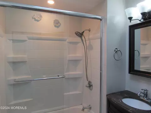Bath - 236 Mantoloking Rd, Brick, NJ 08723 photo 2 of 2