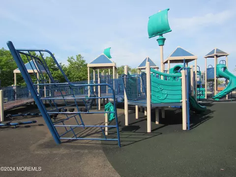 Exterior - 236 Mantoloking Rd, Brick, NJ 08723 photo 10 of 11