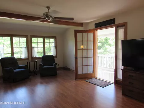 Exterior - 236 Mantoloking Rd, Brick, NJ 08723 photo 7 of 11