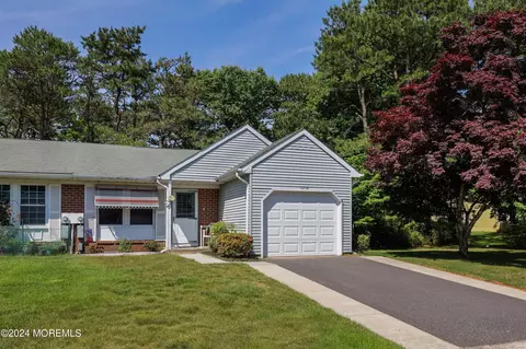 147 Sunset Rd #B, Whiting, NJ 08759