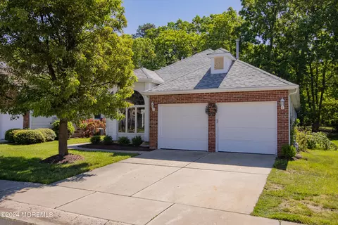 1659 Lacebark Ct, Toms River, NJ 08755
