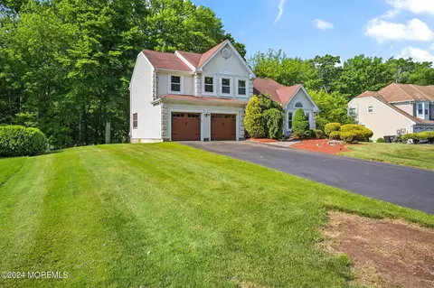312 Adams Ct, Manalapan, NJ 07726