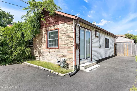23 Lantana Way, Laurence Harbor, NJ 08879