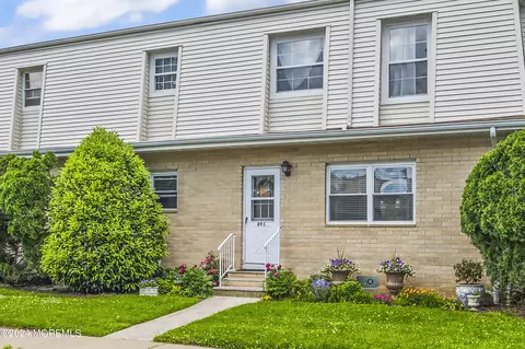 89 White St #C, Eatontown, NJ 07724