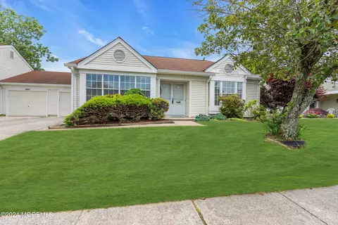 1110 Buckingham Dr # B, Manchester, NJ 08759