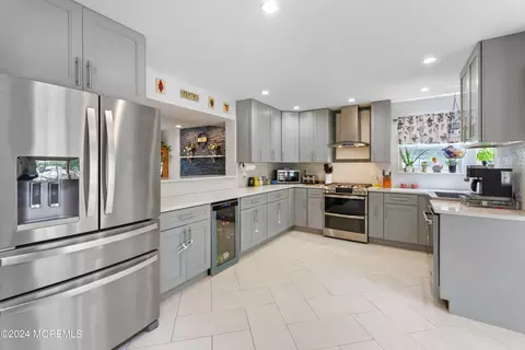 Kitchen - 4 Marybeth Ln, Jackson, NJ 08527 photo 1 of 5