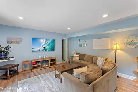 Living - 4 Marybeth Ln, Jackson, NJ 08527 photo 5 of 5