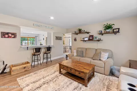 Living - 4 Marybeth Ln, Jackson, NJ 08527 photo 1 of 5