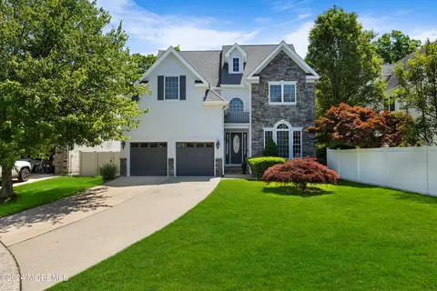 19 Rockspray Ct, Howell, NJ 07731