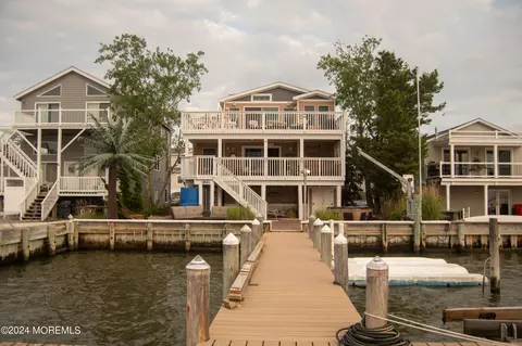 1923 Bay Ter, Ship Bottom, NJ 08008