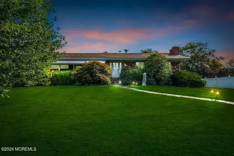 10 Webster Dr, Hazlet, NJ 07730