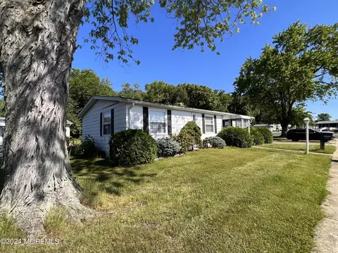 410 Woody Rd, Freehold, NJ 07728