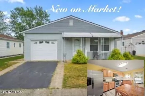 11 Fontana St, Toms River, NJ 08757