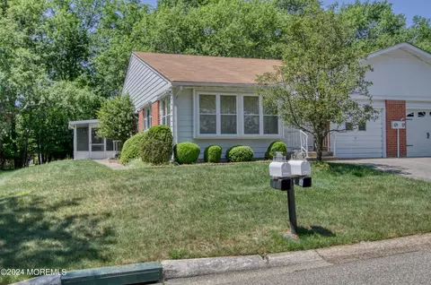 168 Hudson Pkwy #A, Whiting, NJ 08759