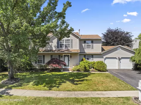 58 Lorelei Dr, Howell, NJ 07731