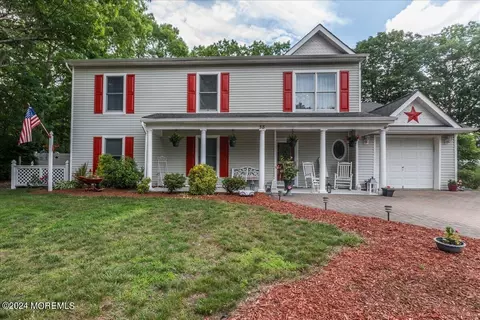 38 Ravenwood Blvd, Barnegat, NJ 08005