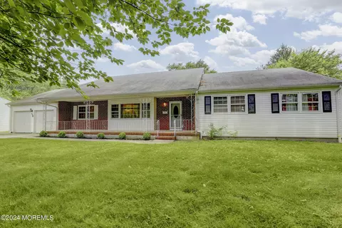 138 Coachman Dr, Freehold, NJ 07728