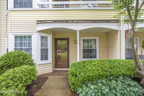 9 Powell Ct, Hightstown, NJ 08520