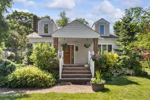 195 Grand Ave, Atlantic Highlands, NJ 07716