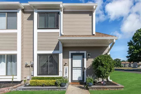 1202 Sandra Pl, Brick, NJ 08724