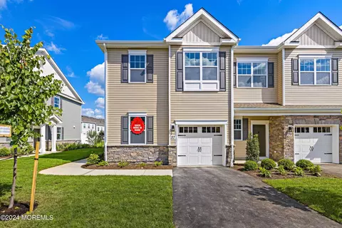 27 Coburgh Dr, Wall Township, NJ 07727