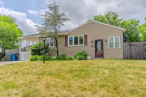 14 Lammers St, Hazlet, NJ 07730