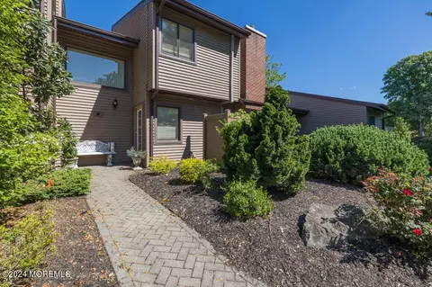 4 Conway Ct, Red Bank, NJ 07701