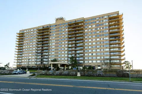 55 Ocean Ave N #4D, Monmouth Beach, NJ 07750