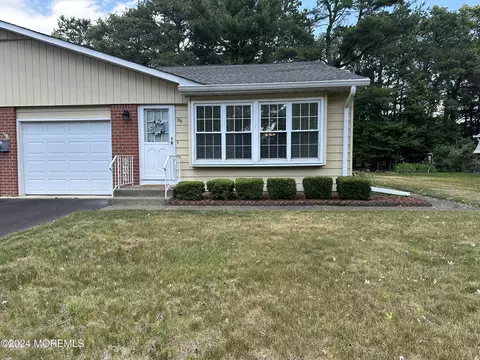 31 Yorktowne Pkwy # B, Whiting, NJ 08759