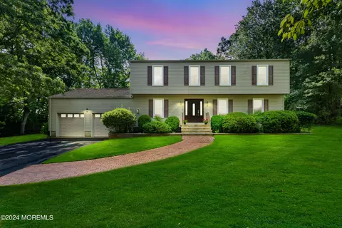 19 Hillside Ter, Ocean, NJ 07712