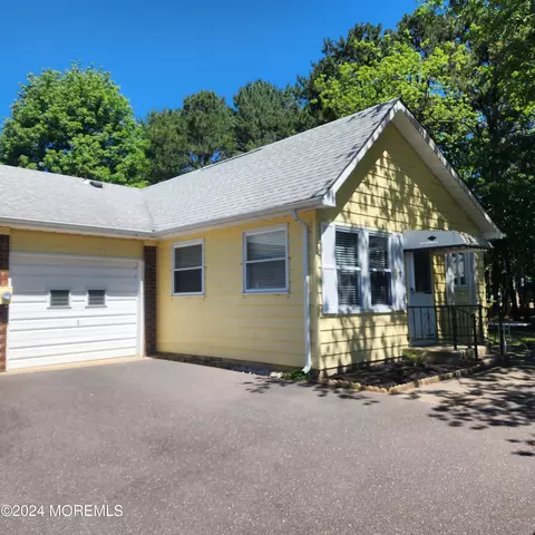 109 Hudson Pkwy #C, Whiting, NJ 08759