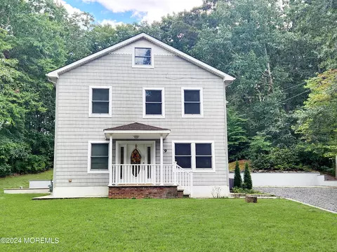 9 Francis Mills Rd, Freehold, NJ 07728