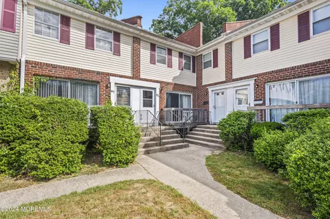 85 Primrose Ln, Brick, NJ 08724