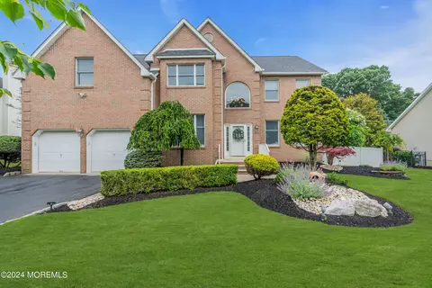 118 Janwich Dr, Morganville, NJ 07751