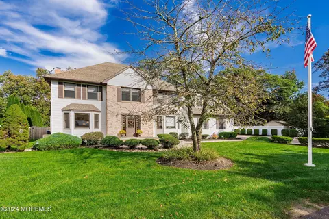 30 Verrazano Dr, Middletown, NJ 07748