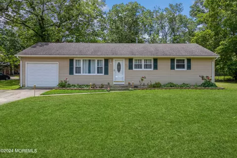 512 Lakehurst Rd, Browns Mills, NJ 08015