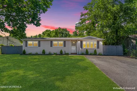 404 Chamberlain St, Toms River, NJ 08757