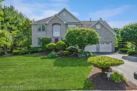 101 Briarcliff Dr, Morganville, NJ 07751