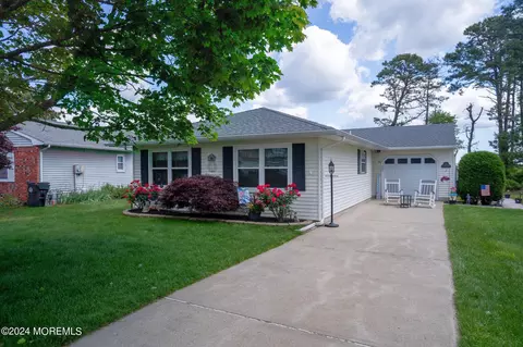 56 Seaview Ave, Brick, NJ 08723
